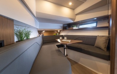 Bavaria VIDA 33, below decks