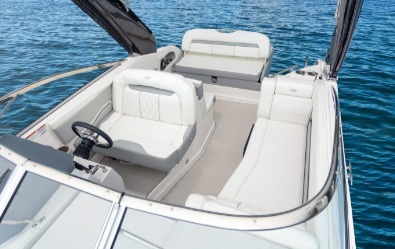 Regal 28 Express, layout