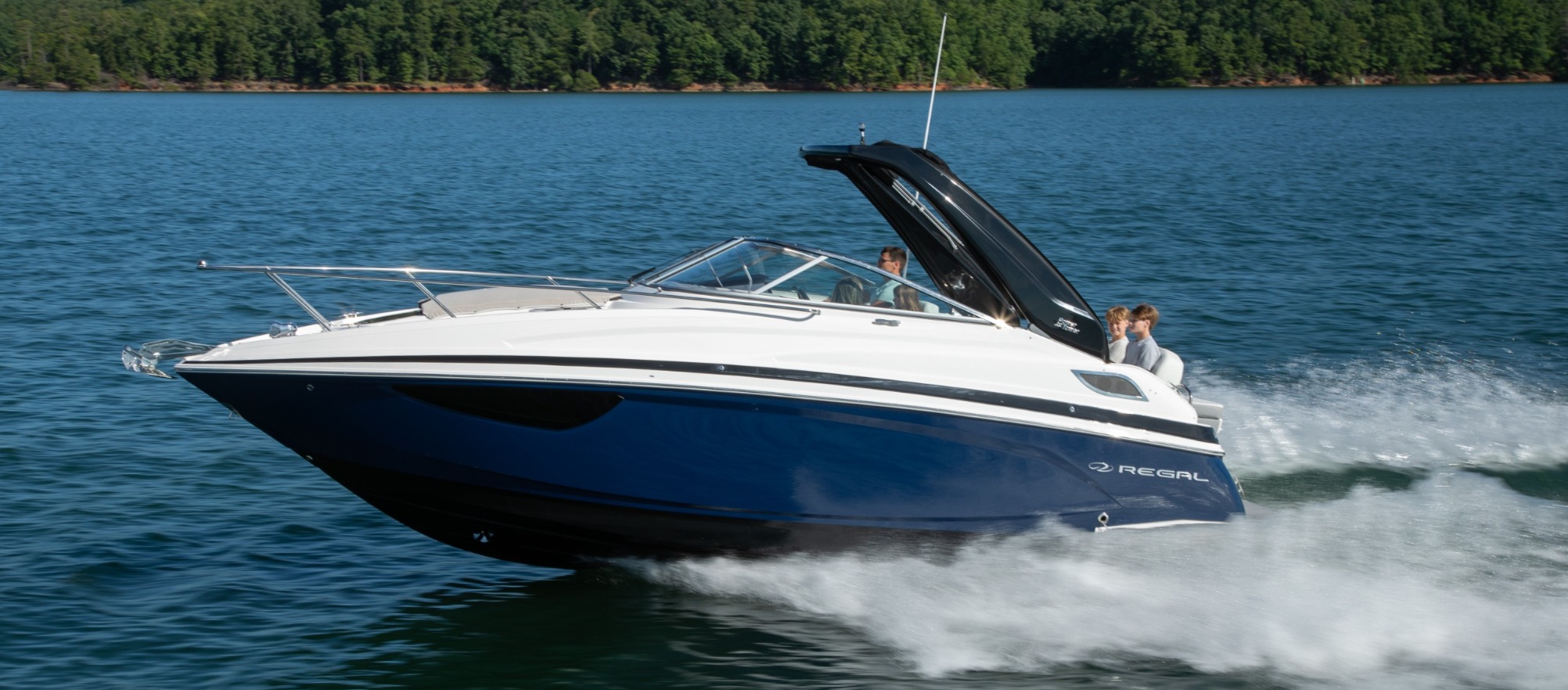 Regal 28 Express, cruiser