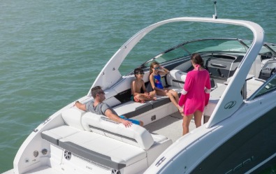Regal 3300, lighter and stronger, boats