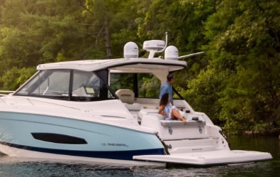 Regal 36 Grande Coupe, ultralounge