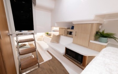 Regal 36 Grande Coupe, salon