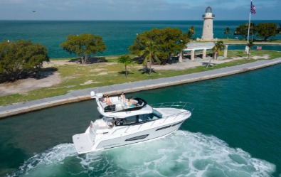 Regal 38 Fly, Volvo 360 joystick