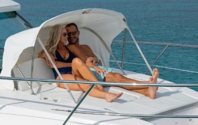 Regal 38 Grande Coupe, multi position sunpad