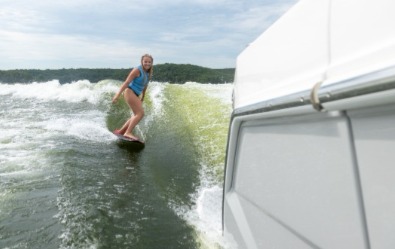 Regal 38 Surf, surfing