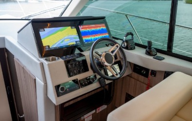 Regal 36 Grande Coupe, flip up seats