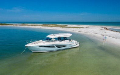 Regal 36 Grande Coupe, salon