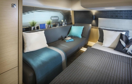 bavaria r40 coupe new boat for sale - clipper marine uk image 3