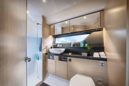 bavaria r40 coupe new boat for sale - clipper marine uk image 6