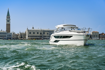 bavaria sr38 new boat for sale - clipper marine uk image 5