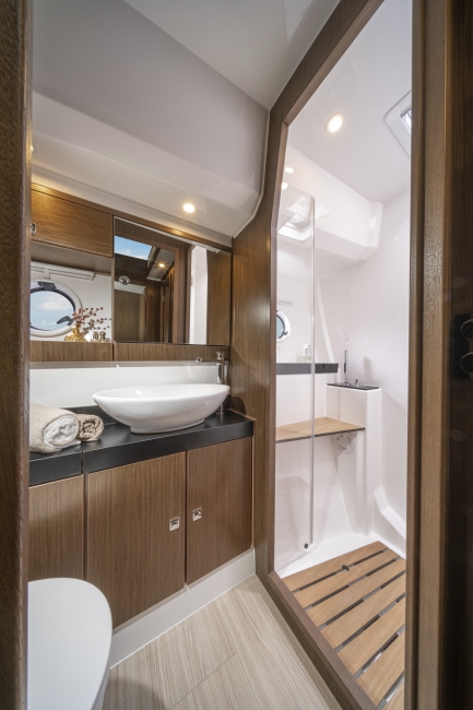 bavaria virtess 420 fly new boat for sale image 7