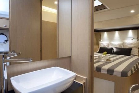 bavaria virtess 420 coupe new boat for sale - clipper marine uk image 4