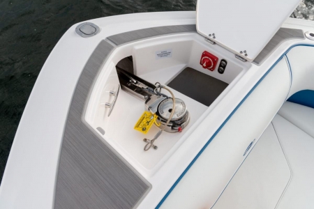 regal ls9 new boat for sale - clipper marine uk image 7