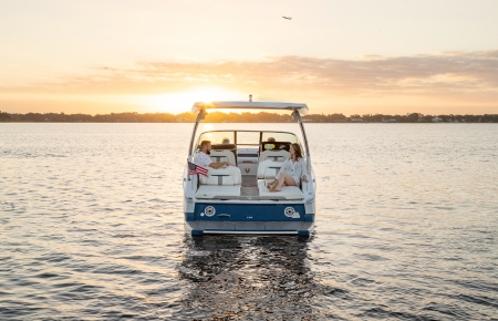 regal ls9 new boat for sale - clipper marine uk image 3