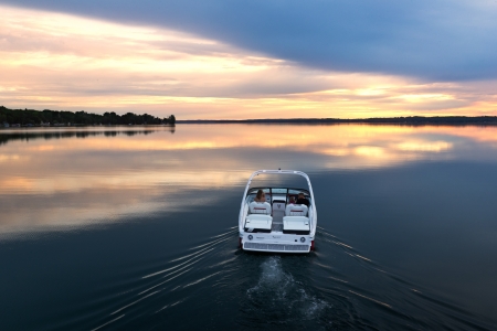 regal ls2 surf new boat for sale - clipper marine uk image 2