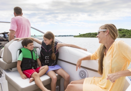 regal 26 express new boat for sale - clipper marine uk image 4