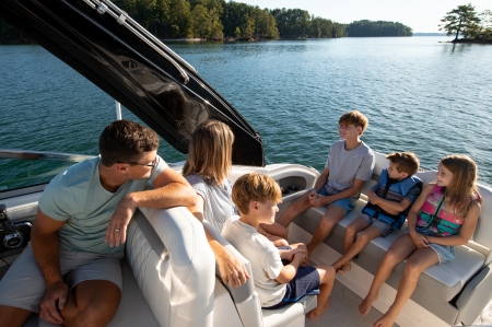 regal 28 express new boat for slae - clipper marine uk image 12