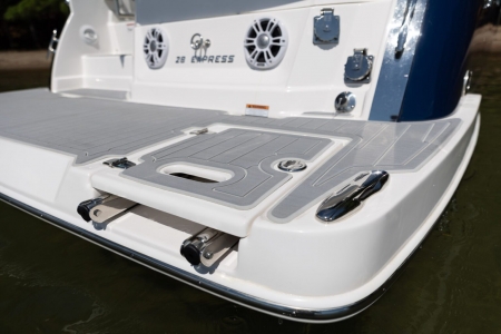 regal 28 express new boat for slae - clipper marine uk image 6