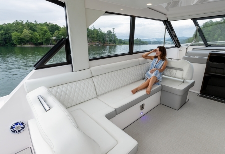 regal 36 grande coupe new boat for sale - clipper marine uk image 14