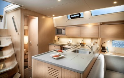 Bavaria C50, superyacht