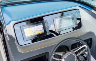 LS6 Surf, dual screen displays