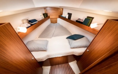 Bavaria Cruiser 34, three cabins