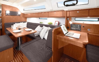 BAVARIA CRUISER 41, Welcome to the feel-good living area