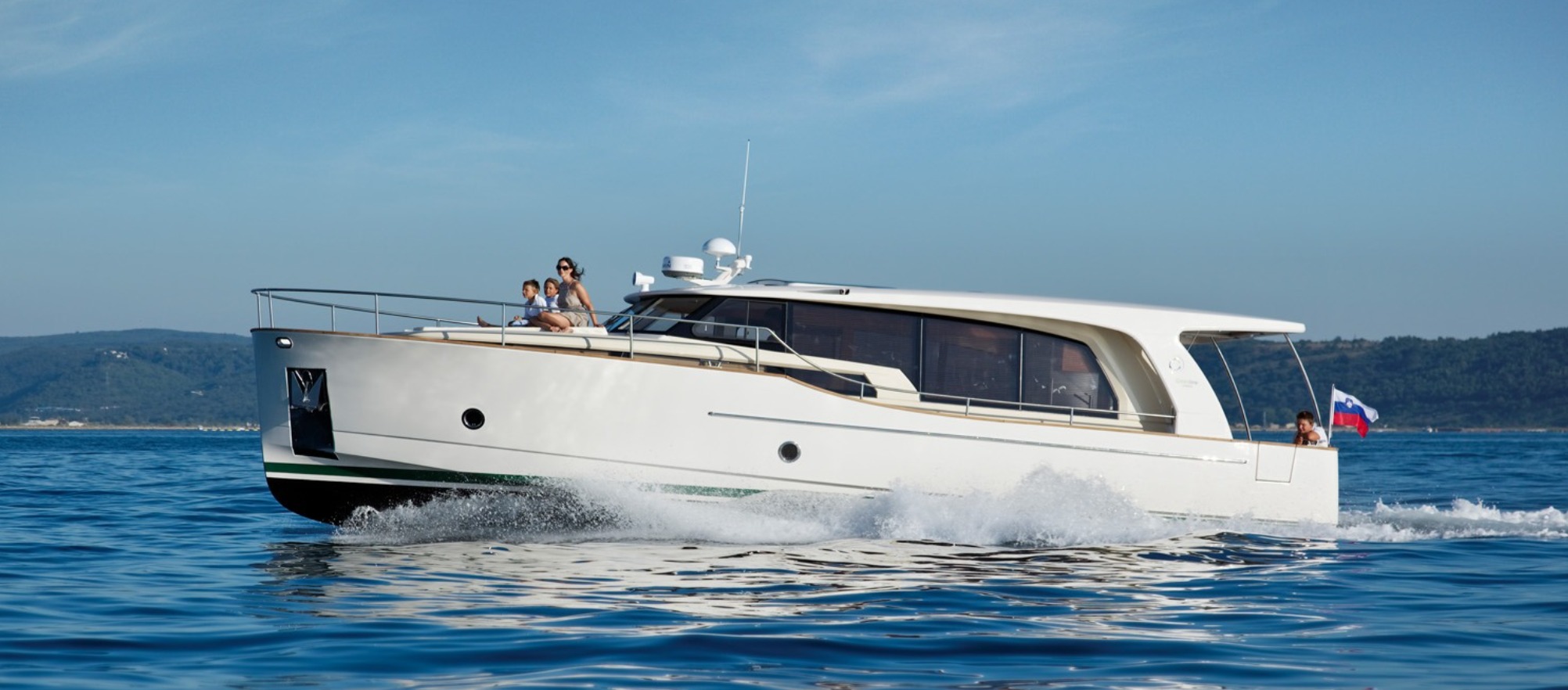 GREENLINE 40, yachts for sale