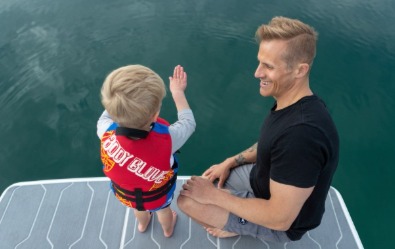 Regal LS2 Surf, social transom