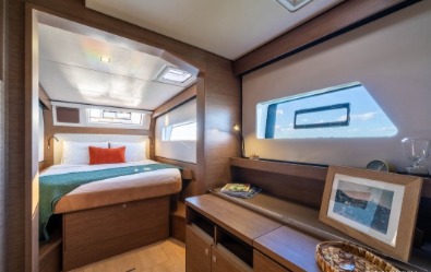 Nautitech 48 Open, owner suite