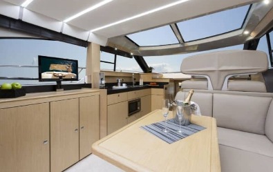 Bavaria VIRTESS 420 COUPE, large saloon